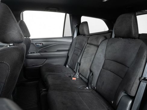 Used 2022 Honda Pilot Sport image 17