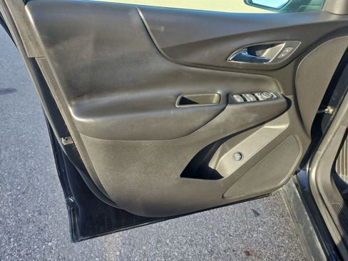 Used 2019 Chevrolet Equinox LT image 11