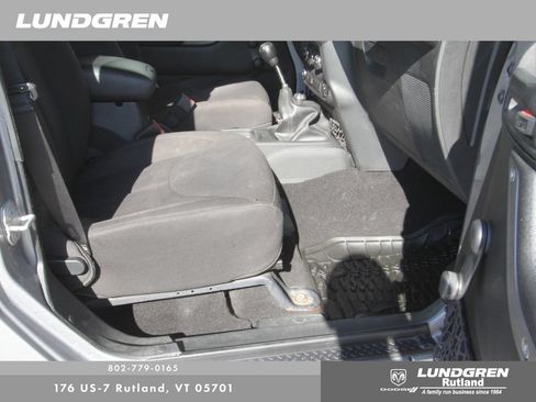 Used 2018 Jeep Wrangler Unlimited Sport AWD/4WD image 11