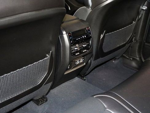 Used 2022 Jeep Grand Cherokee Overland w/ Luxury Tech Group IV image 16