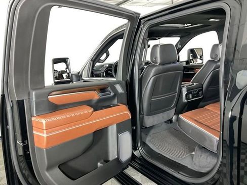 Used 2025 GMC Sierra 2500 Denali Ultimate image 34