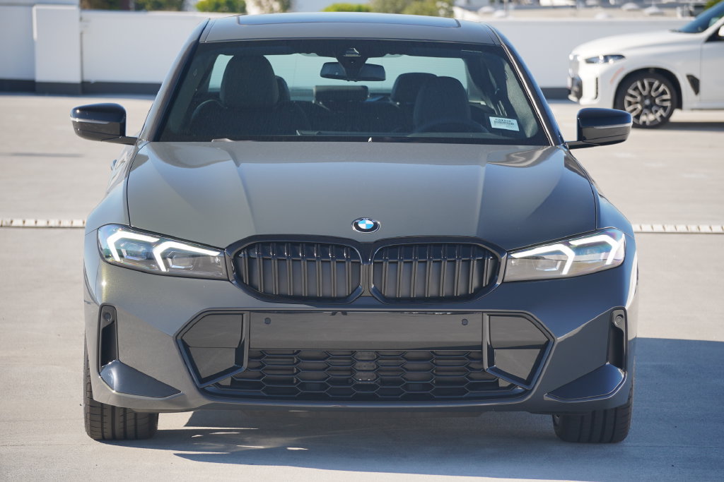 Used 2026 BMW 330i Sedan w/ M Sport Package RWD image 2