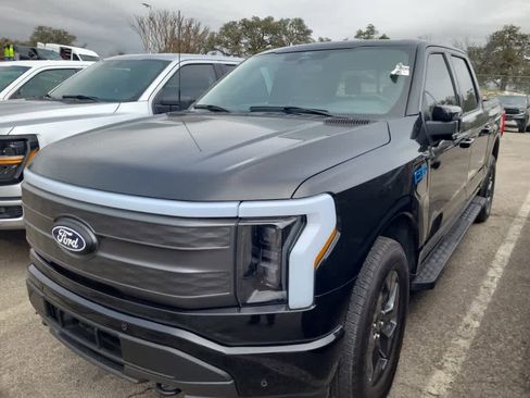 Used 2025 Ford F150 Lightning Lariat image 2