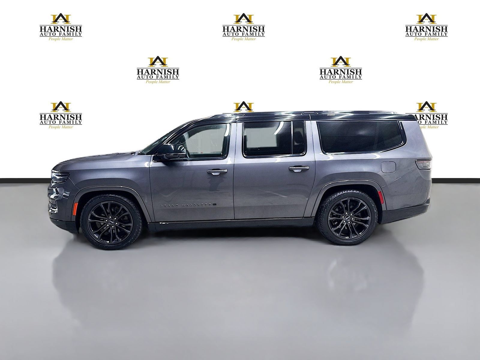 Used 2024 Jeep Grand Wagoneer L Series II w/ Quick Order Packagew 28T AWD/4WD image 9