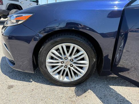 Used 2017 Lexus ES 350 w/ Premium Package FWD image 25