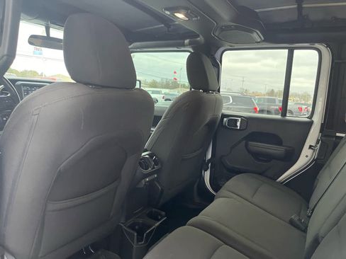 Used 2018 Jeep Wrangler Unlimited Sport S image 16