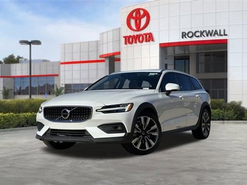 Used 2021 Volvo V60 T5 Cross Country w/ Climate Package image 1