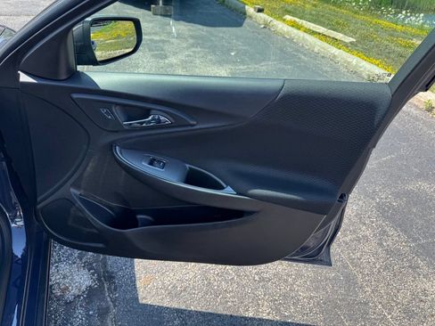 Used 2025 Chevrolet Malibu LT FWD image 18