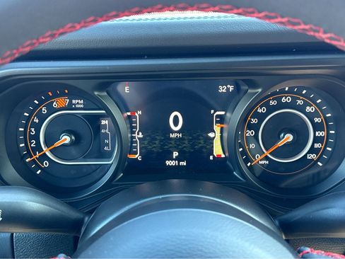 Used 2024 Jeep Wrangler Unlimited Rubicon image 18