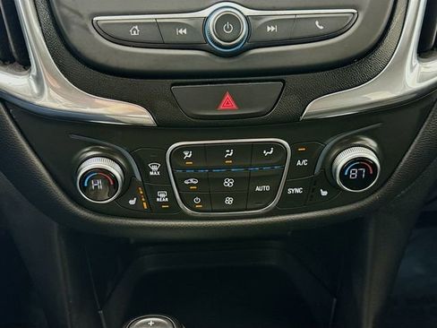 Used 2019 Chevrolet Equinox LT w/ Driver Convenience Package image 15