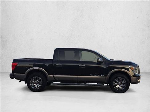 Used 2019 Nissan Titan Platinum Reserve w/ Platinum Utility Package AWD/4WD image 4