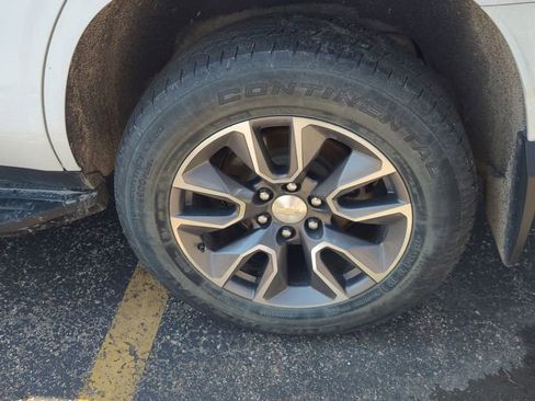 Used 2022 Chevrolet Tahoe LT w/ LT Signature Package image 17