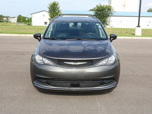 Used 2021 Chrysler Voyager Lxi FWD image 2