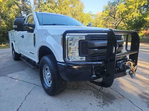 Used 2017 Ford F350 XL w/ Power Equipment Group AWD/4WD image 1