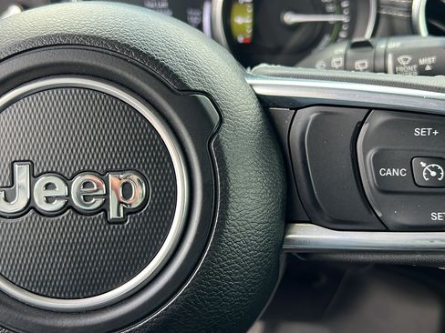 Used 2023 Jeep Wrangler Unlimited Sahara AWD/4WD image 27