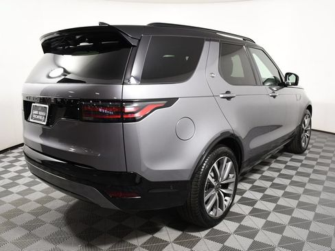 Used 2026 Land Rover Discovery Dynamic SE AWD/4WD image 6