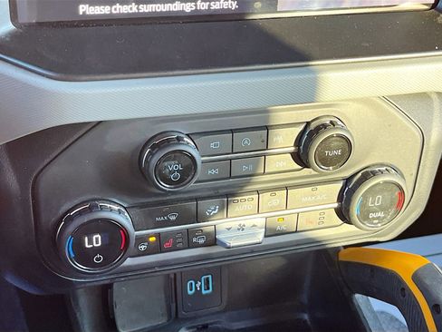 Used 2023 Ford Bronco Badlands image 13