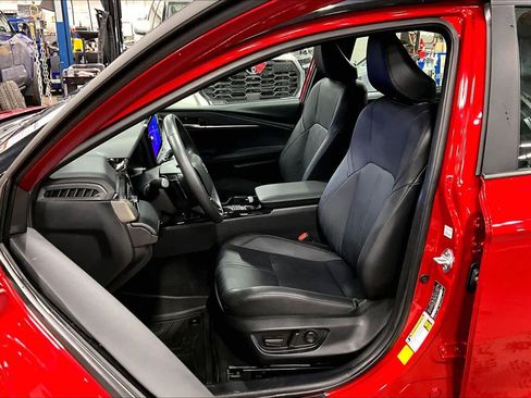 Used 2025 Toyota Camry XSE image 9