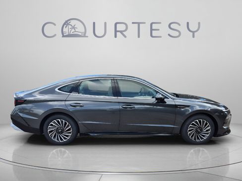 New 2026 Hyundai Sonata SEL FWD image 6