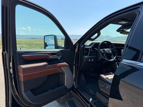Used 2024 GMC Sierra 3500 Denali Ultimate AWD/4WD image 14