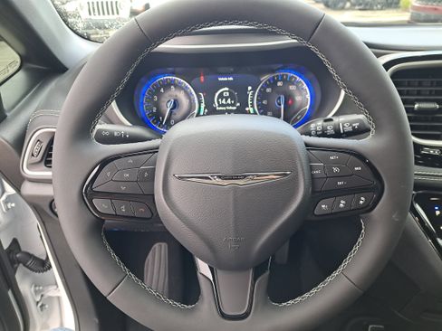 New 2026 Chrysler Pacifica Select w/ S Appearance Package image 10