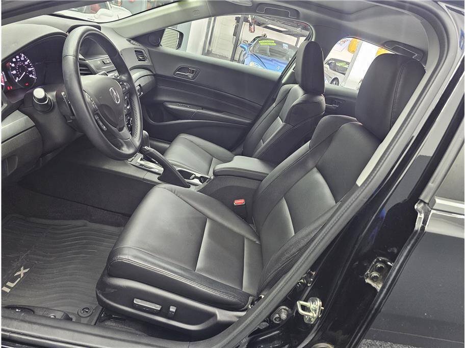 Used 2018 Acura ILX FWD image 9
