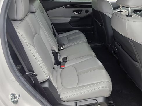 Used 2025 Honda Pilot EX-L image 16