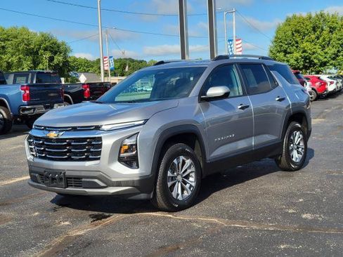 Used 2025 Chevrolet Equinox LT w/ Convenience Package II AWD/4WD image 4