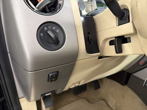 Used 2011 Ford Expedition XLT w/ 202A Rapid Spec Order Code RWD image 30