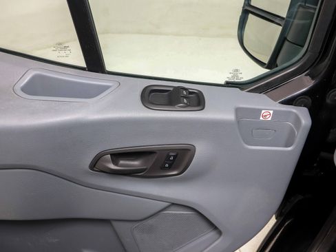 Used 2019 Ford Transit 150 XLT image 22