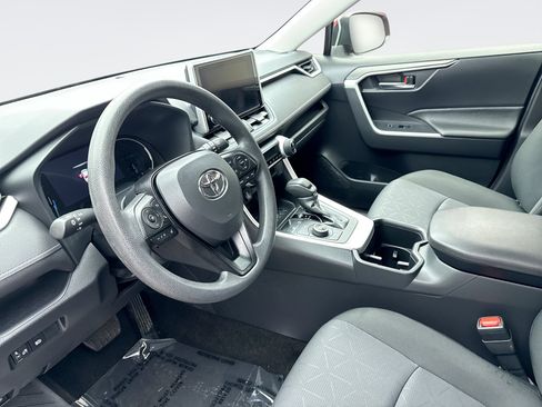 Used 2025 Toyota RAV4 XLE AWD/4WD image 10