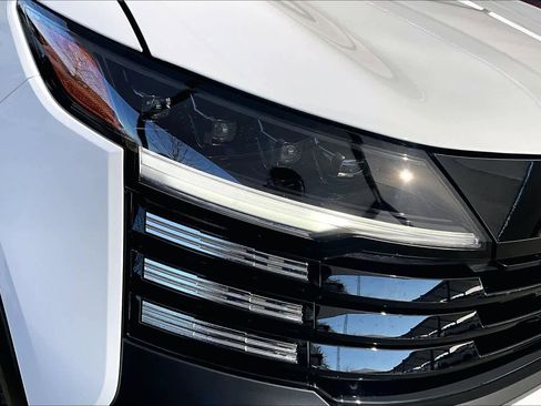 New 2026 Nissan Kicks S image 18