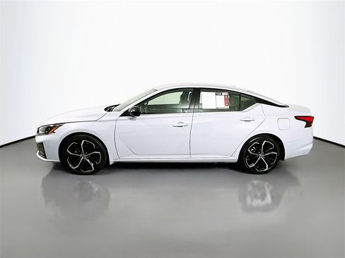 Used 2024 Nissan Altima 2.5 SR image 5