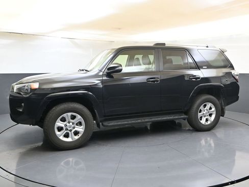 Used 2024 Toyota 4Runner SR5 Premium image 2