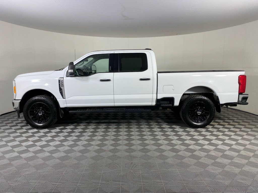 Used 2023 Ford F250 XLT AWD/4WD image 9