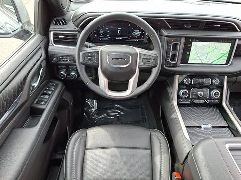 Used 2023 GMC Yukon Denali AWD/4WD image 4