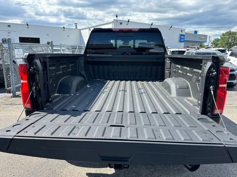 Used 2024 Chevrolet Silverado 2500 ZR2 w/ Technology Package AWD/4WD image 30