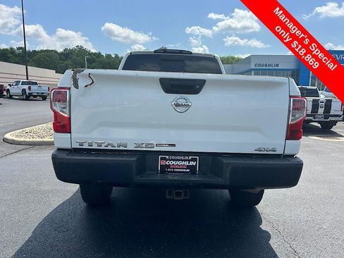 Used 2017 Nissan Titan S image 6