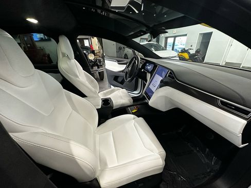 Used 2017 Tesla Model X 75D image 19