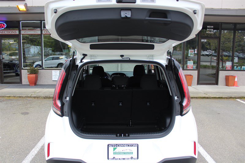 Used 2023 Kia Soul S FWD image 23