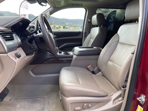 Used 2016 Chevrolet Suburban LT image 12