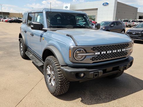New 2025 Ford Bronco Badlands image 6