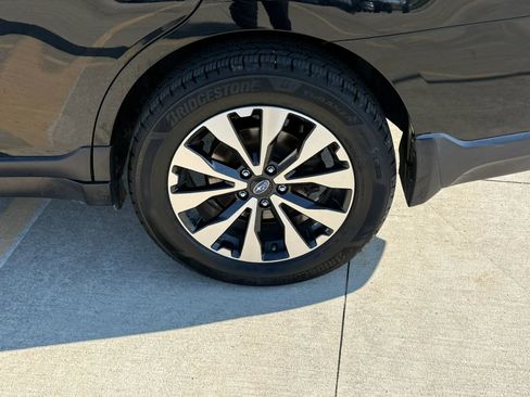 Used 2017 Subaru Outback 2.5i Limited image 45