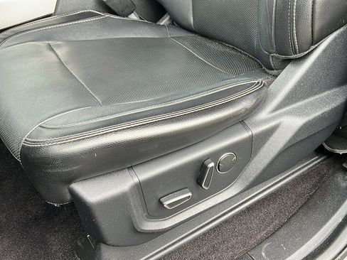 Used 2017 Ford F150 Lariat image 17