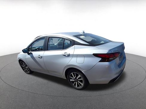 Used 2025 Nissan Versa SV image 5