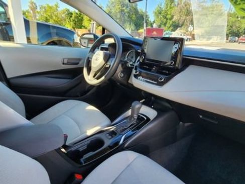 Used 2022 Toyota Corolla LE FWD image 13