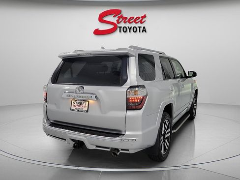 Certified 2024 Toyota 4Runner Limited AWD/4WD image 4