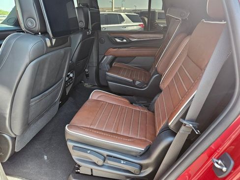 Used 2023 GMC Yukon Denali Ultimate AWD/4WD image 21