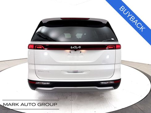Used 2024 Kia Carnival LX FWD image 16