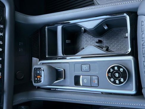 New 2026 Nissan Pathfinder SV AWD/4WD image 27